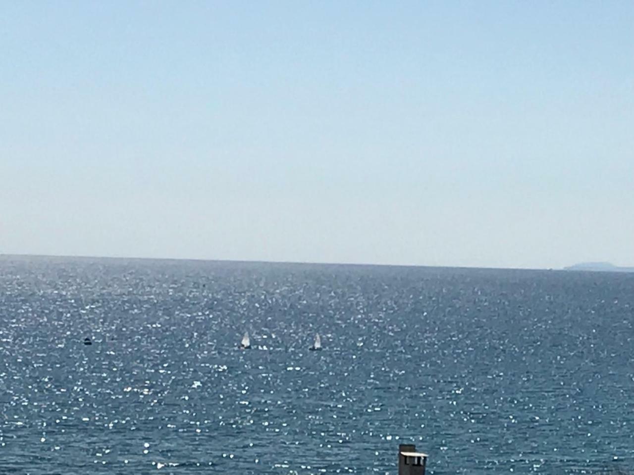 דירות Tg Kalamata Beach Studio With Sea View Terrace מראה חיצוני תמונה