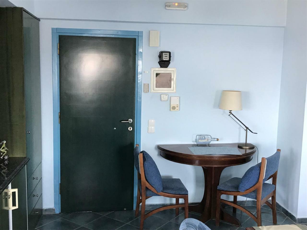 דירות Tg Kalamata Beach Studio With Sea View Terrace מראה חיצוני תמונה